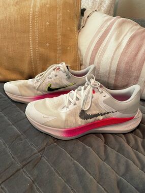 Nike Zoom Winflow Running Shoes